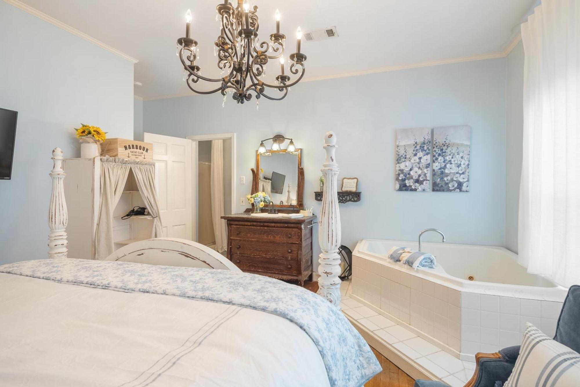 Beland Mansion-Blue Jay Suite! Fort Smith Buitenkant foto