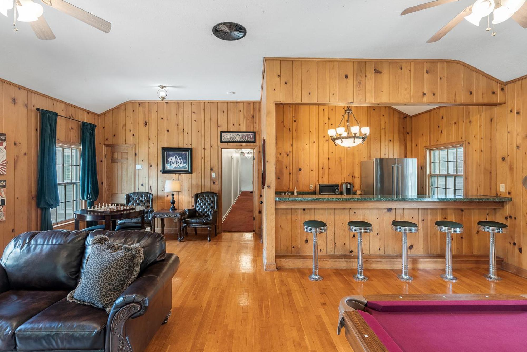 Beland Mansion-Blue Jay Suite! Fort Smith Buitenkant foto