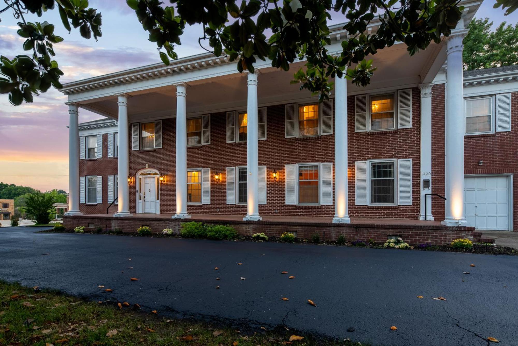 Beland Mansion-Blue Jay Suite! Fort Smith Buitenkant foto